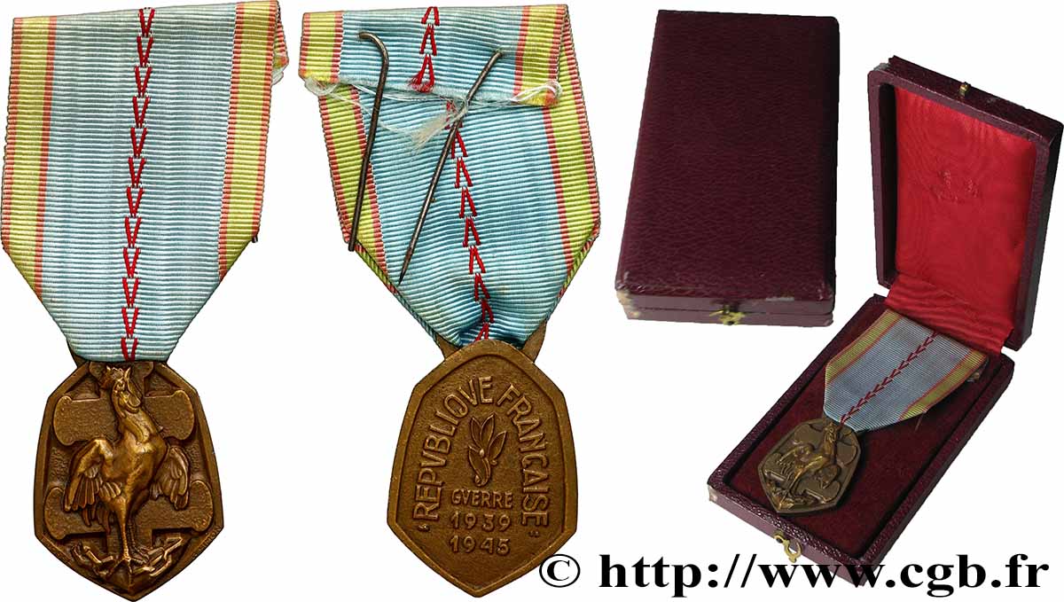 PROVISIONAL GOVERNEMENT OF THE FRENCH REPUBLIC Médaille commémorative française de la guerre 1939-1945 AU