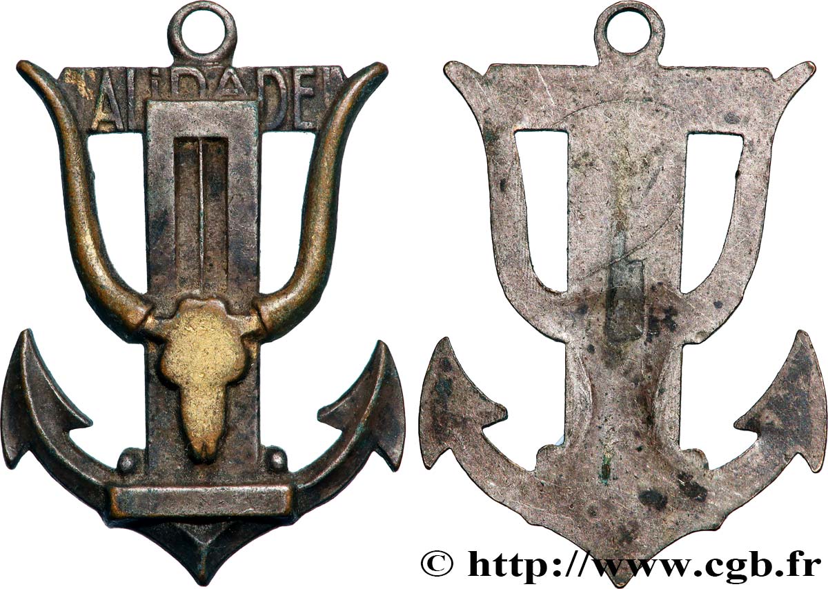 FRANCE Insigne, Alidade, Annexe hydrographique, ancien chalutier, campagne à Madagascar TTB+