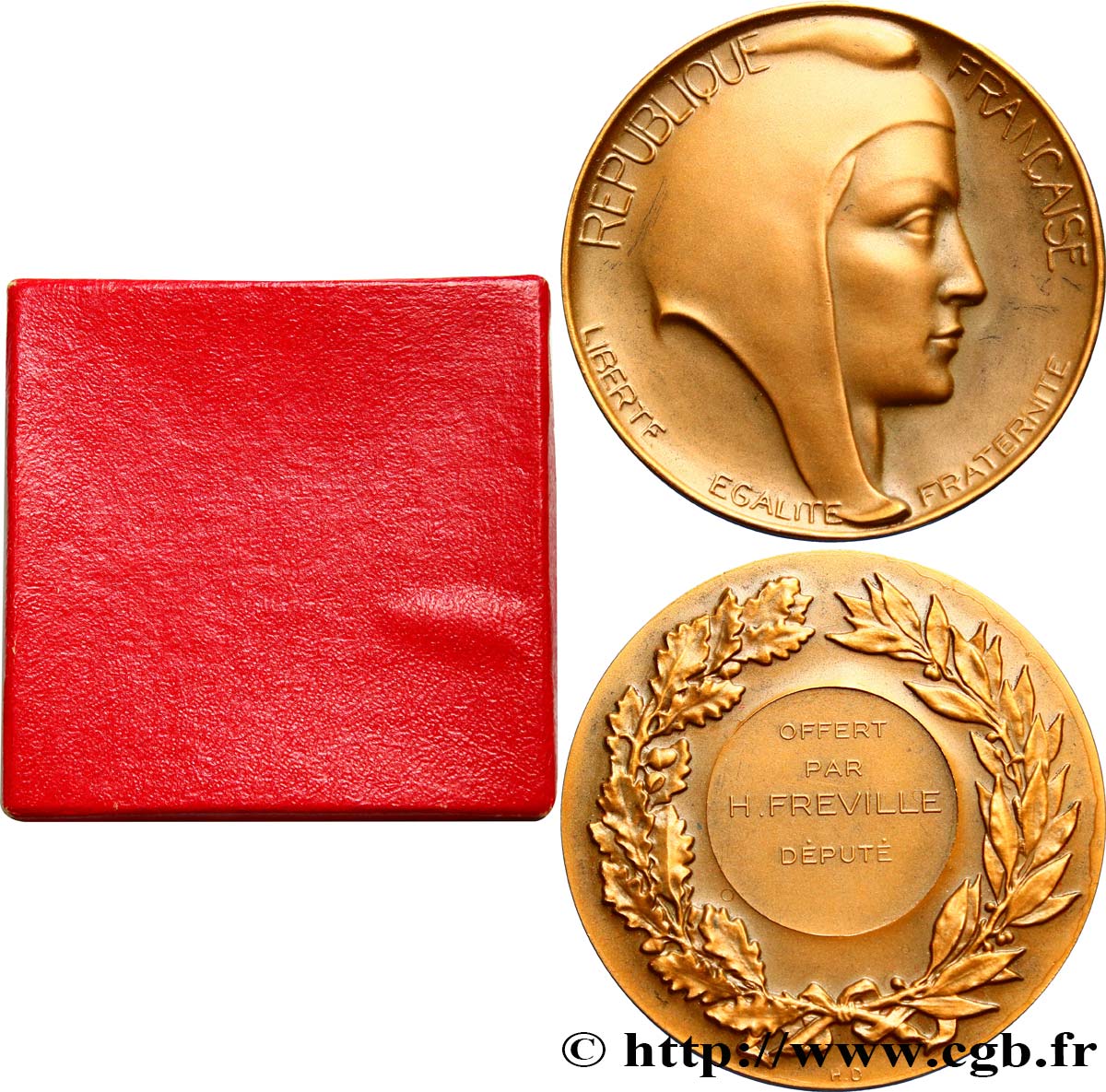 CINQUIÈME RÉPUBLIQUE Médaille offerte par le député Henri Fréville SUP