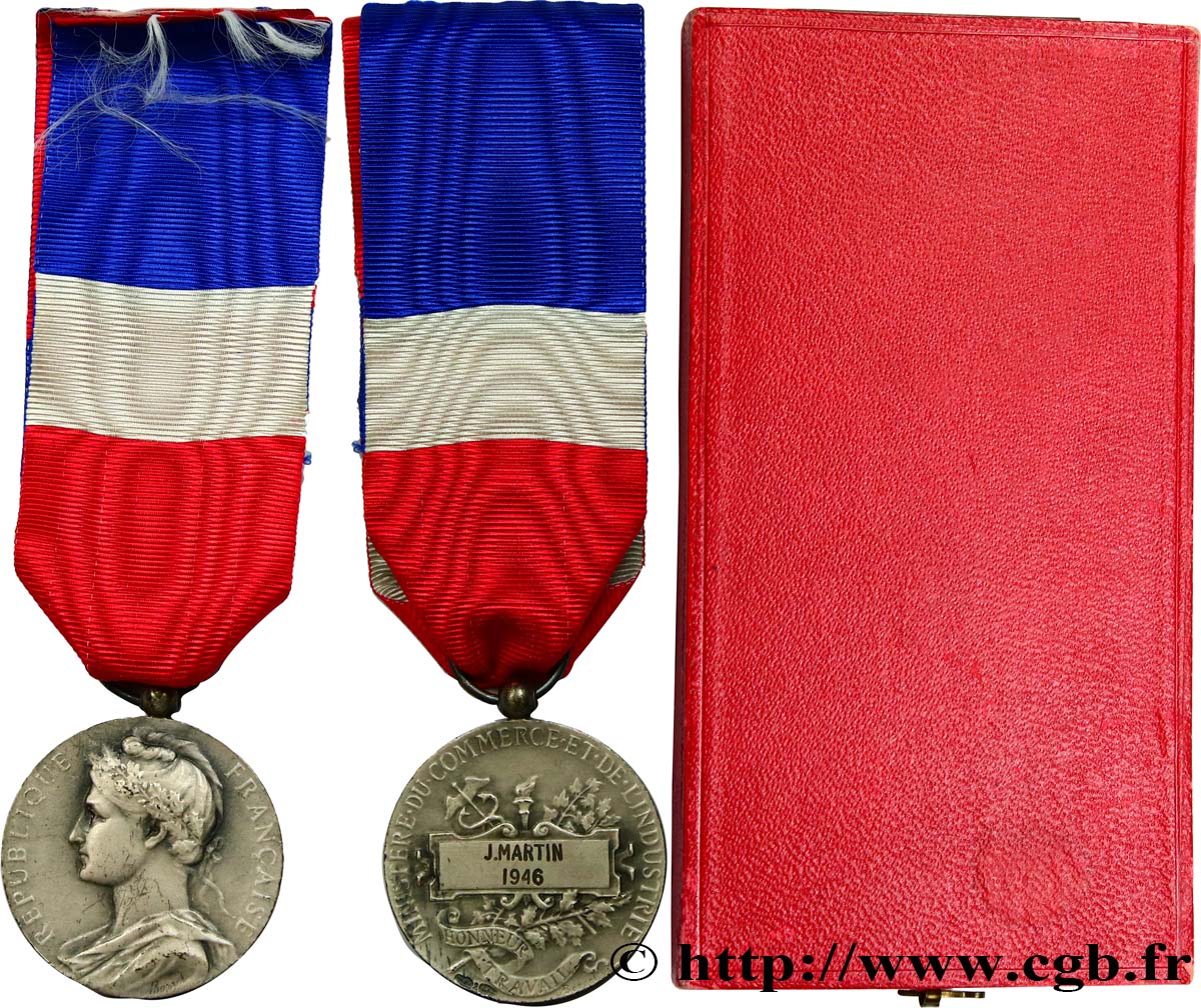 PROVISORY GOVERNEMENT OF THE FRENCH REPUBLIC Médaille du ministère du Commerce et de l’Industrie AU