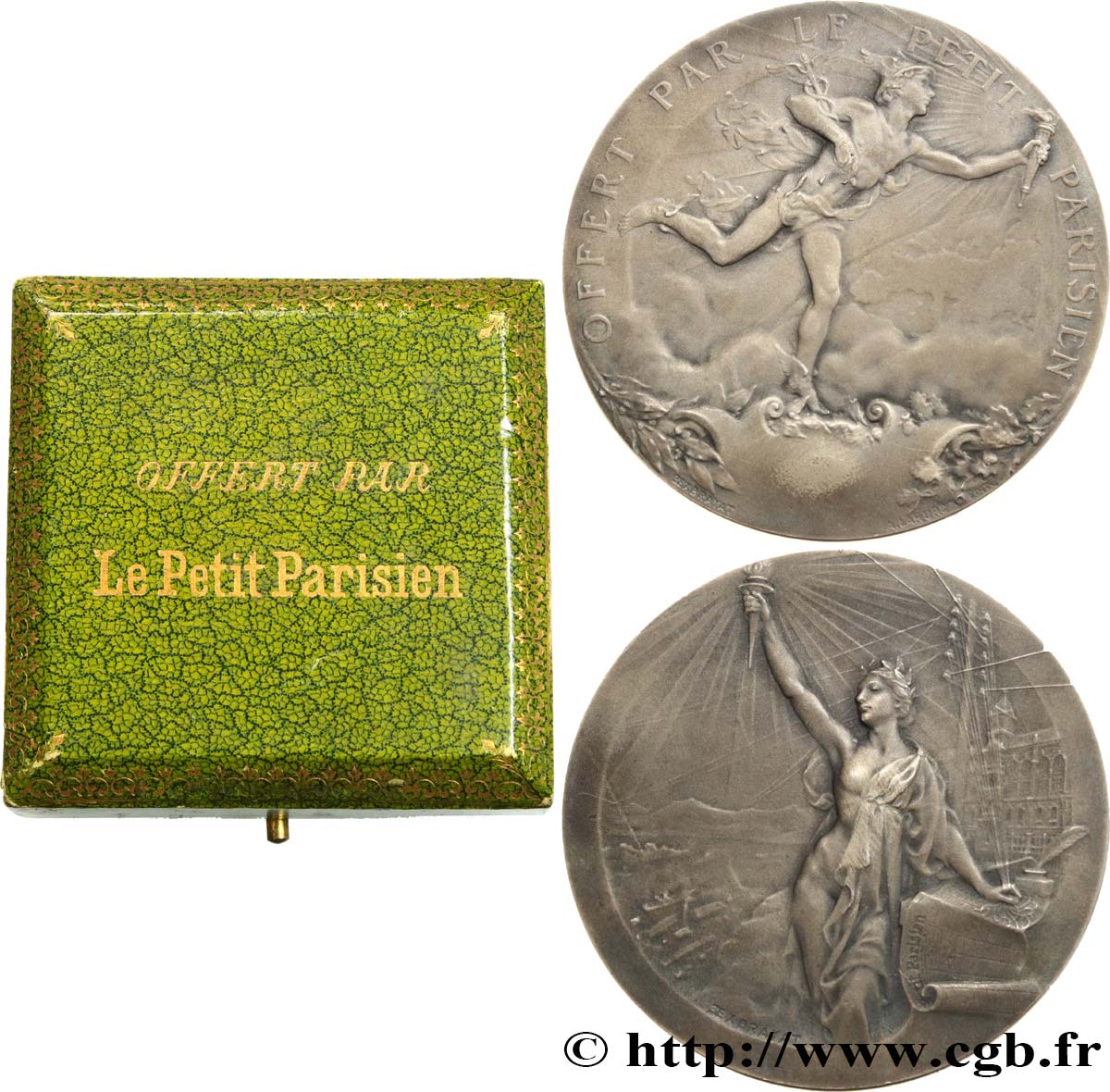 TROISIÈME RÉPUBLIQUE Médaille, “Offert par le Petit Parisien” TTB
