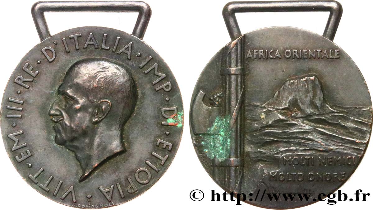 ITALIE - ROYAUME D ITALIE - VICTOR-EMMANUEL III Médaille commémorative d’opérations militaires en Afrique orientale TTB