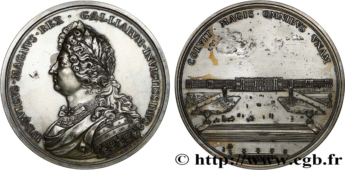 LOUIS XIV LE GRAND OU LE ROI SOLEIL Médaille, Château de Versailles, refrappe TTB