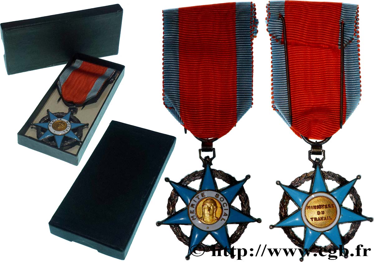 TROISIÈME RÉPUBLIQUE Médaille de l’ordre du mérite sociale SUP