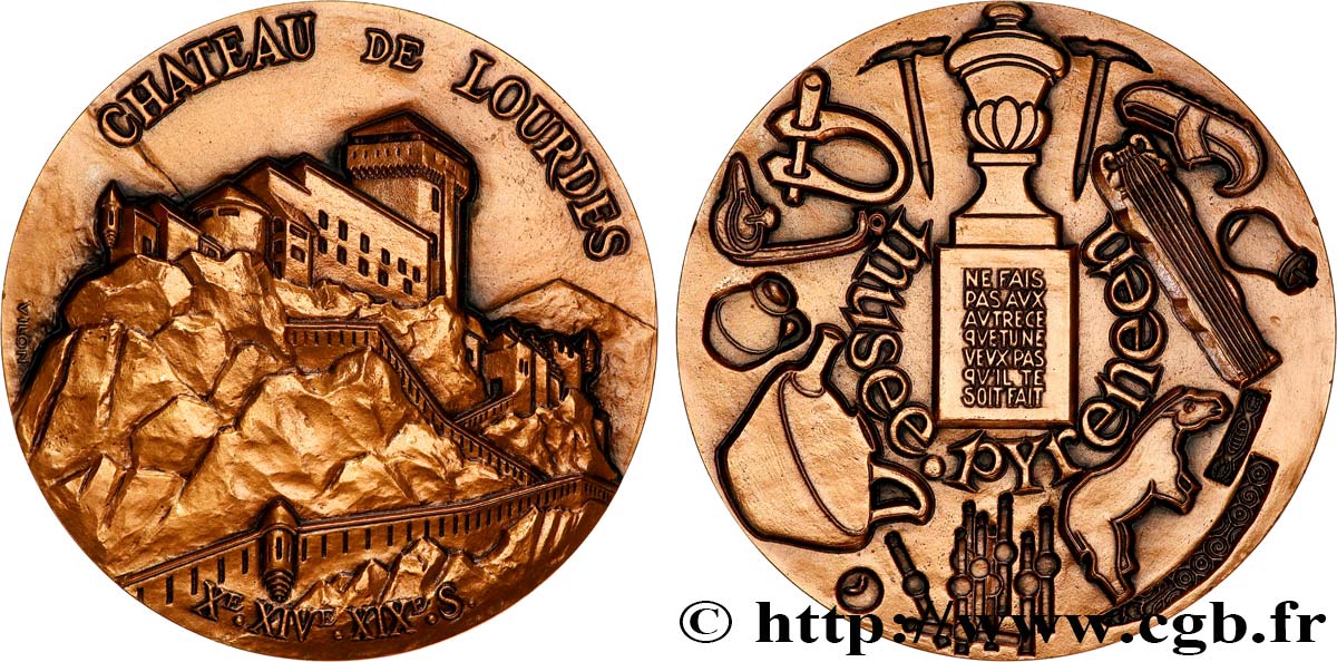 MONUMENTS ET HISTOIRE Médaille, Château de Lourdes, Musée pyrénéen SUP