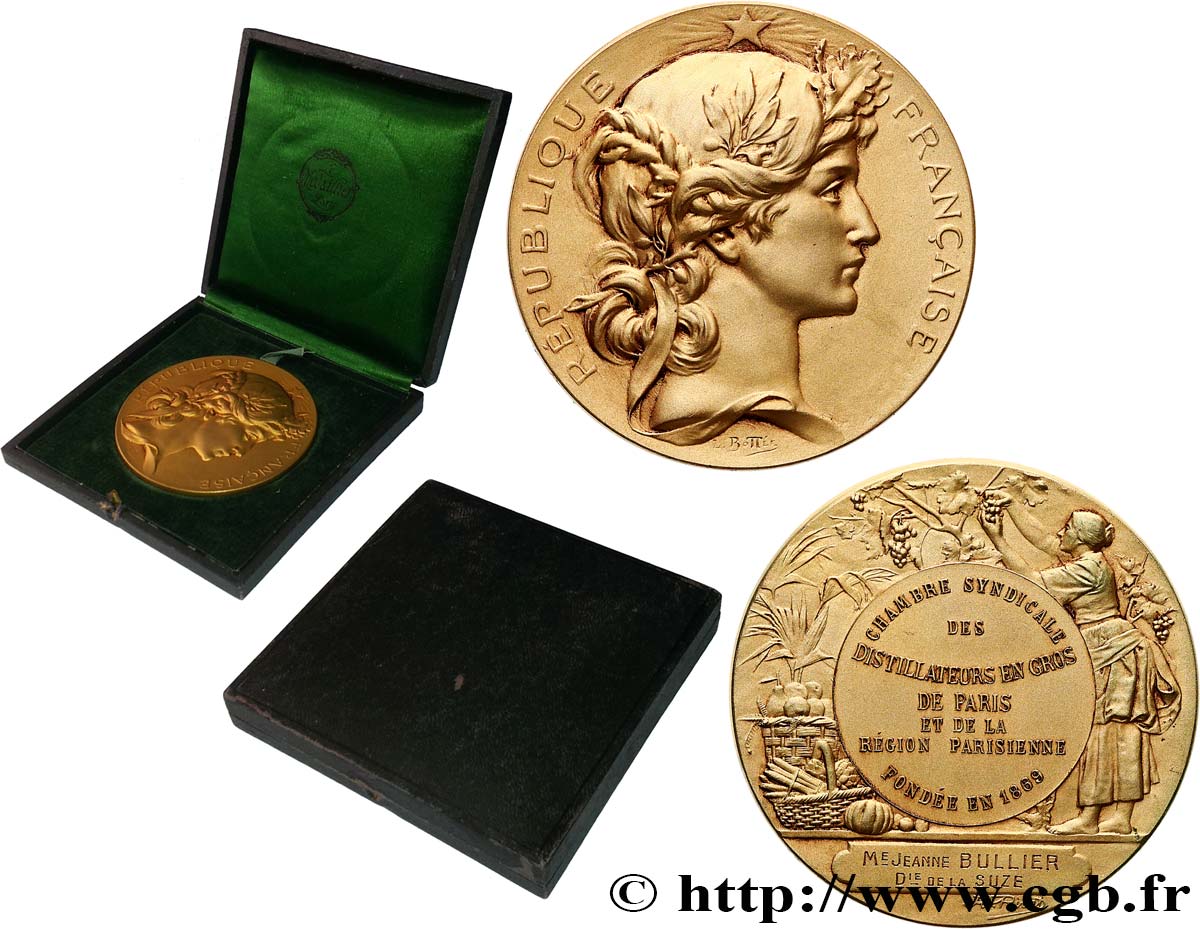 TROISIÈME RÉPUBLIQUE Médaille, Chambre syndicale des distillateurs en gros de Paris et région parisienne SUP