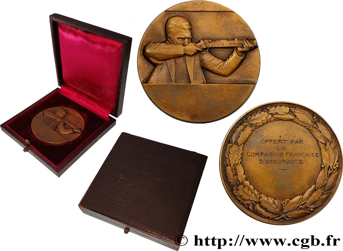 LES ASSURANCES Médaille de récompense, offerte par la Compagnie française d’assurance EBC