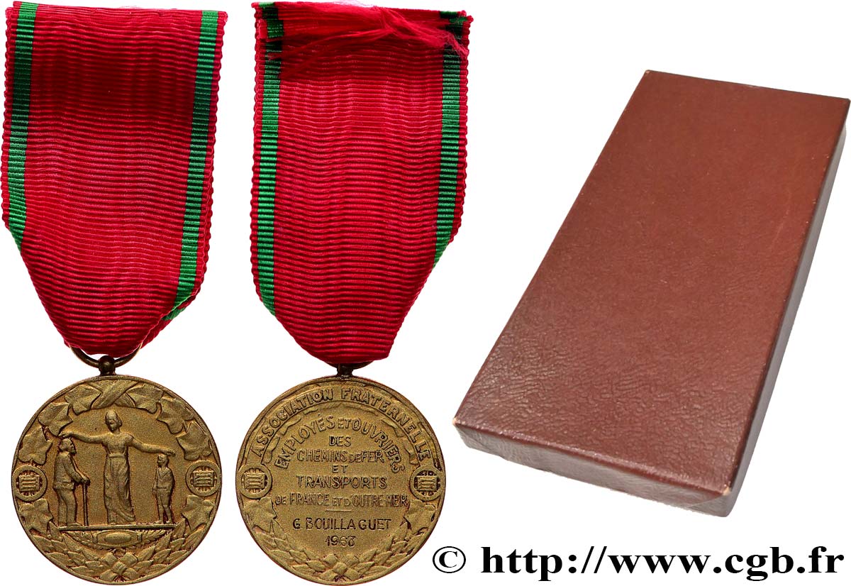 CINQUIÈME RÉPUBLIQUE Médaille, Association fraternelle des employés et ouvriers des chemins de fer et transports de France et Outre-mer TTB+