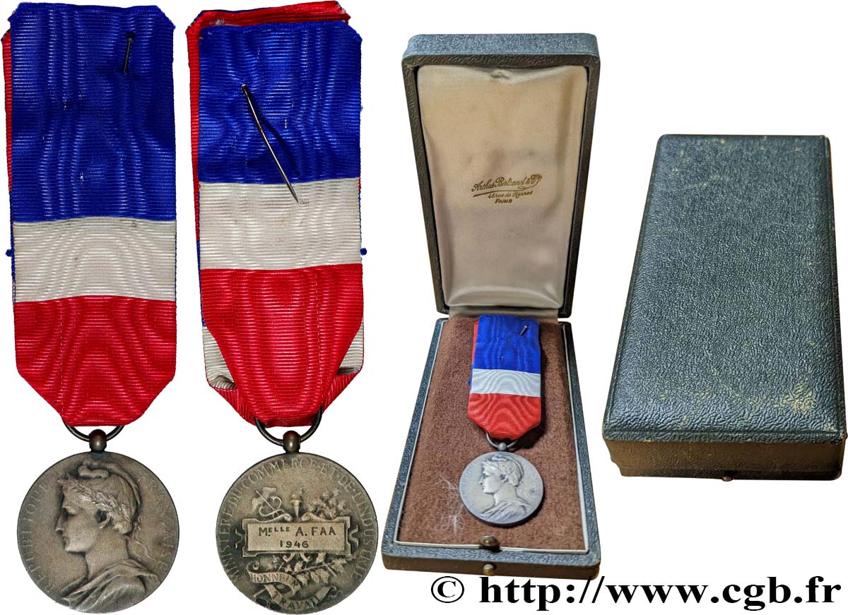 PROVISORY GOVERNEMENT OF THE FRENCH REPUBLIC Médaille d’honneur du travail, Ministère du commerce et de l’industrie, 20 ans AU