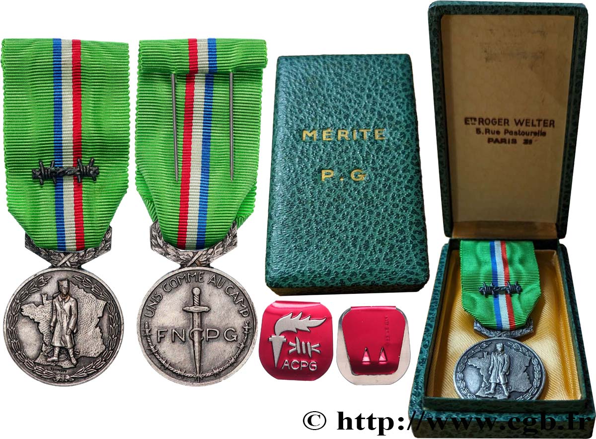 CUARTA REPUBLICA FRANCESA Médaille, Fédération Nationale des Combattants Prisonniers de Guerre avec sa barrette de barbelés MBC+