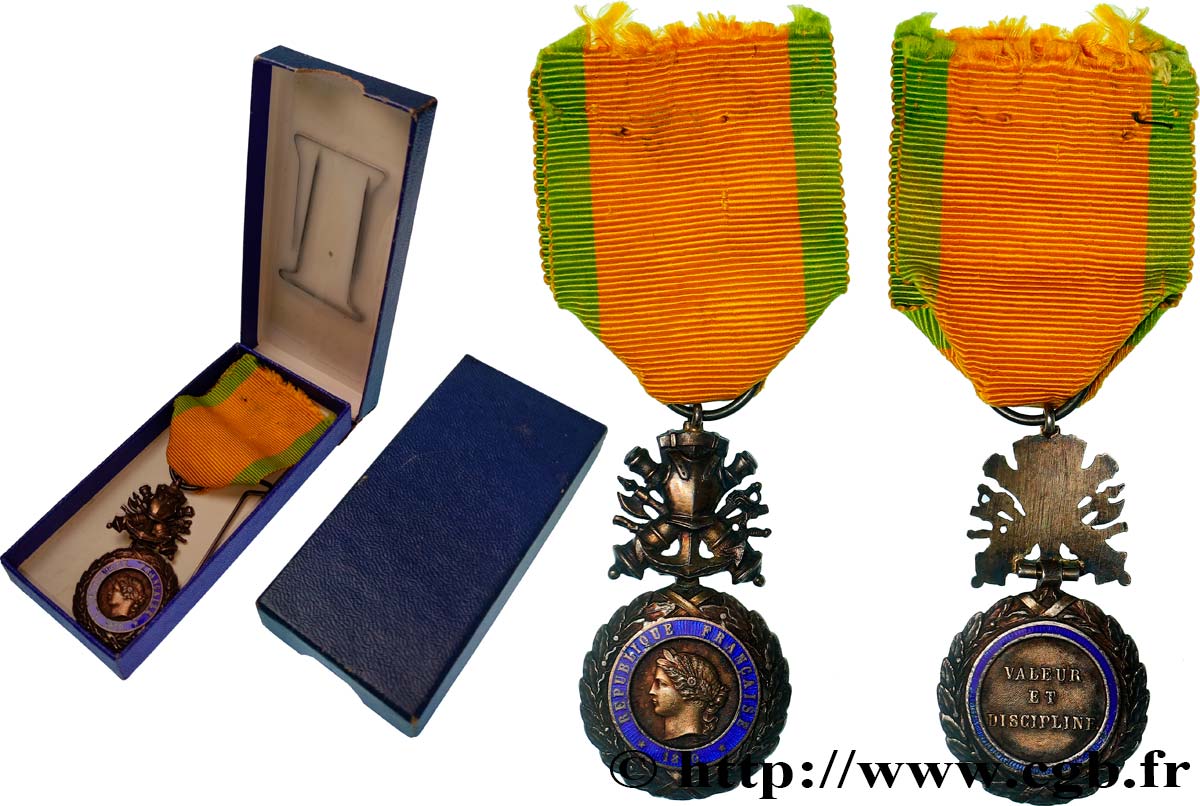 TROISIÈME RÉPUBLIQUE Médaille militaire, sous-officier TTB