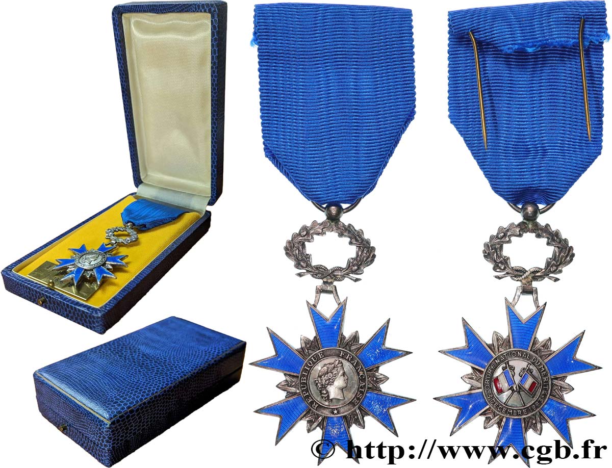 QUINTA REPUBLICA FRANCESA Médaille, Ordre National du mérite, chevalier MBC+