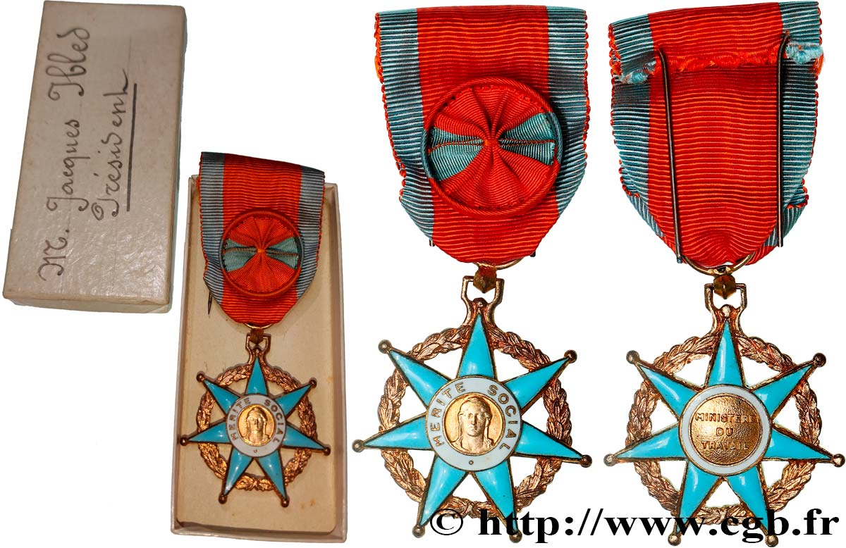 TROISIÈME RÉPUBLIQUE Médaille de l’ordre du mérite sociale SUP