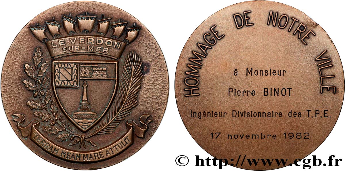 V REPUBLIC Médaille, Hommage de la ville AU