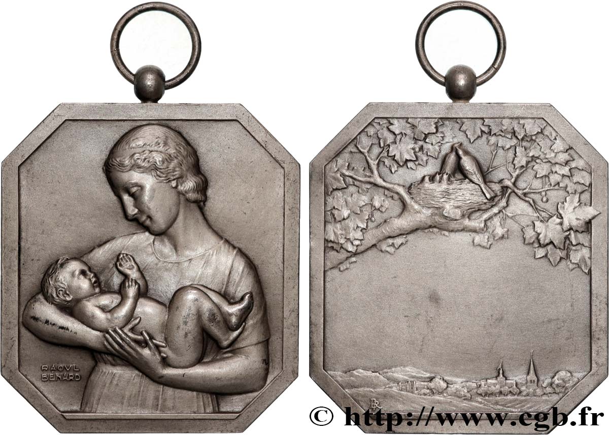 FAMILY, CHILHOOD Plaquette, Naissance AU