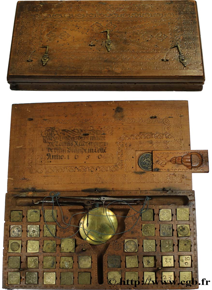 BOITE DE CHANGEUR- PAYS- BAS MERIDIONAUX- XVIIe SIECLE Boîte avec trébuchet et 40 poids 1650  TTB 