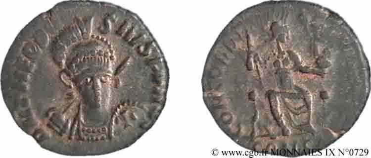 THEODOSIUS II Nummus, (Æ 3) AU/XF