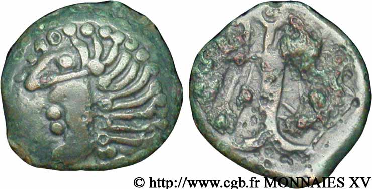 GALLIA - CARNUTES (Regione della Beauce) Bronze à l’aigle et à la rouelle, tête à gauche XF/VF