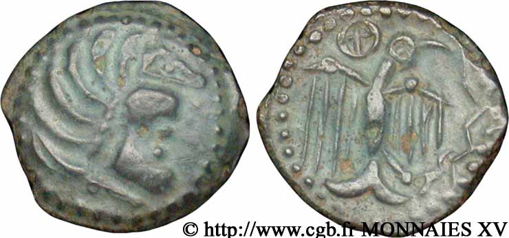 GALLIA - CARNUTES (Beauce area) Bronze à l’aigle et à la rouelle, tête à droite XF/AU