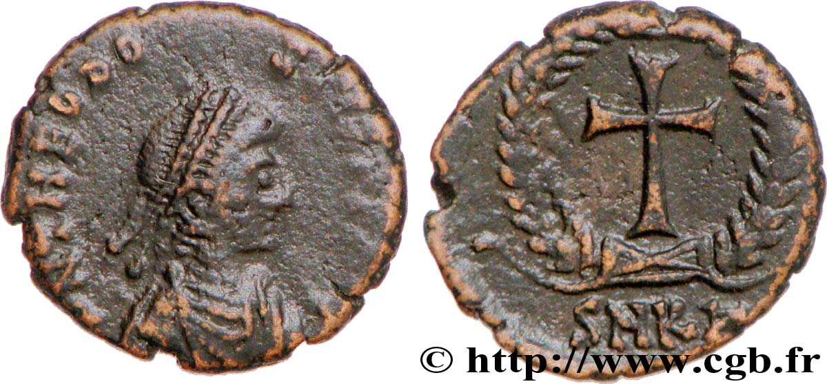 TEODOSIO II Bronze, (PB, Æ 4) q.SPL
