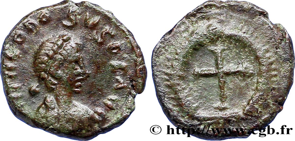 THEODOSIUS II Nummus, (PBQ, Æ 4) fVZ