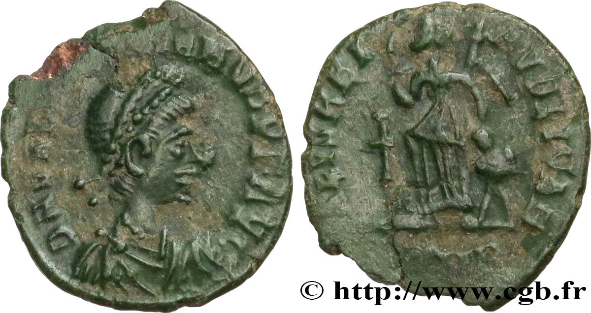VALENTINIEN II Nummus, (PBQ, Æ 4) TTB