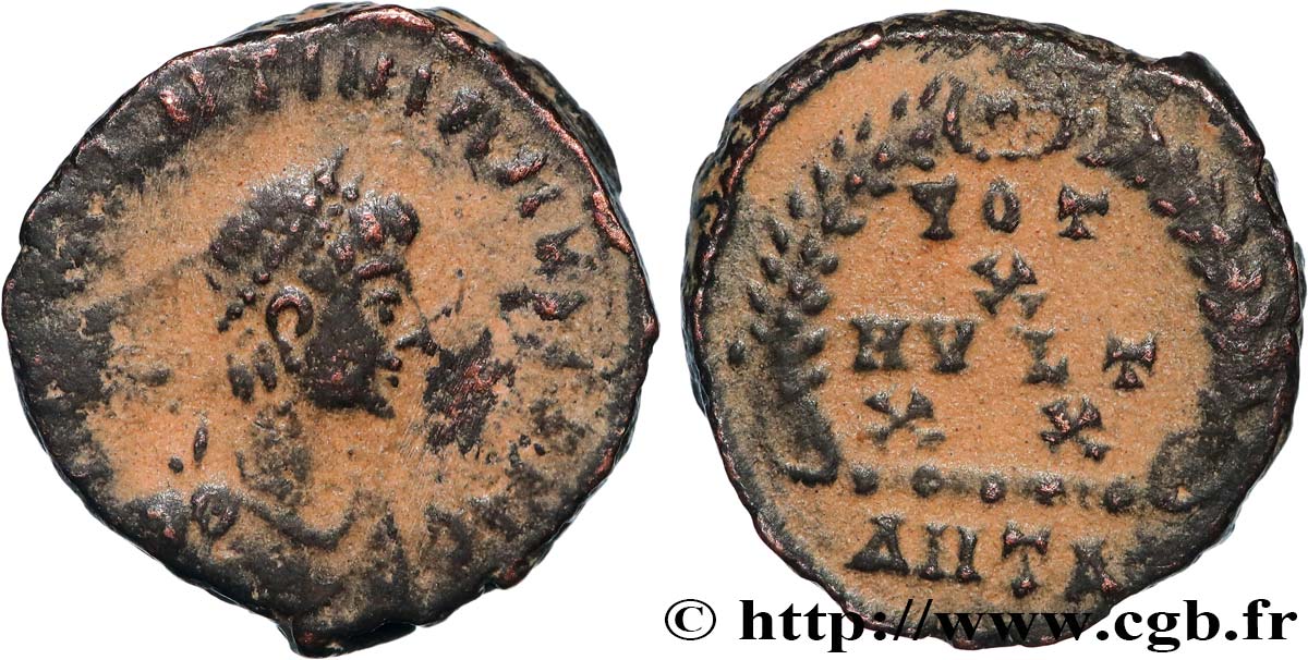 VALENTINIANO II Nummus, (PBQ, Æ 4) BB