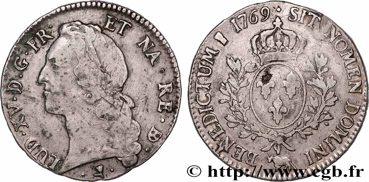 LOUIS XV THE BELOVED Écu aux branches d’olivier, tête ceinte d’un bandeau 1769 Pau VF