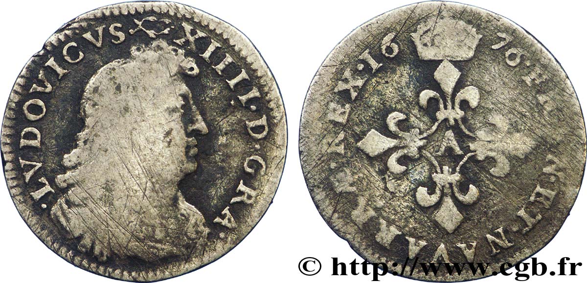 LOUIS XIV LE GRAND OU LE ROI SOLEIL Quatre sols à la croix formée de lis 1676 Paris TB