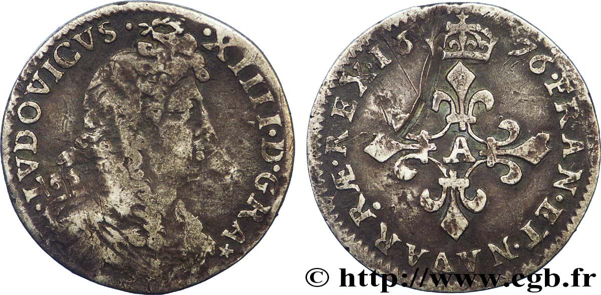 LOUIS XIV LE GRAND OU LE ROI SOLEIL Quatre sols à la croix formée de lis 1676 Paris TB