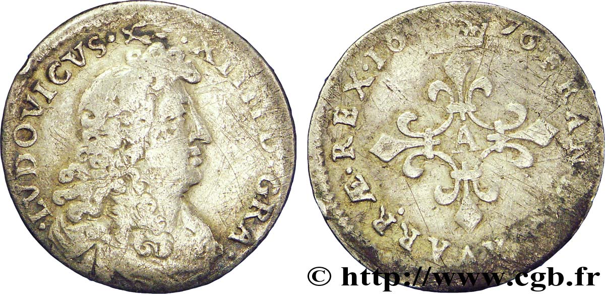 LOUIS XIV LE GRAND OU LE ROI SOLEIL Quatre sols à la croix formée de lis 1676 Paris B/B+