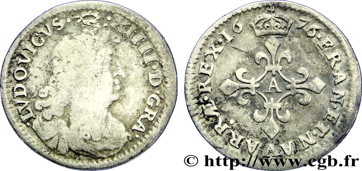 LOUIS XIV LE GRAND OU LE ROI SOLEIL Quatre sols à la croix formée de lis 1676 Paris B/TB