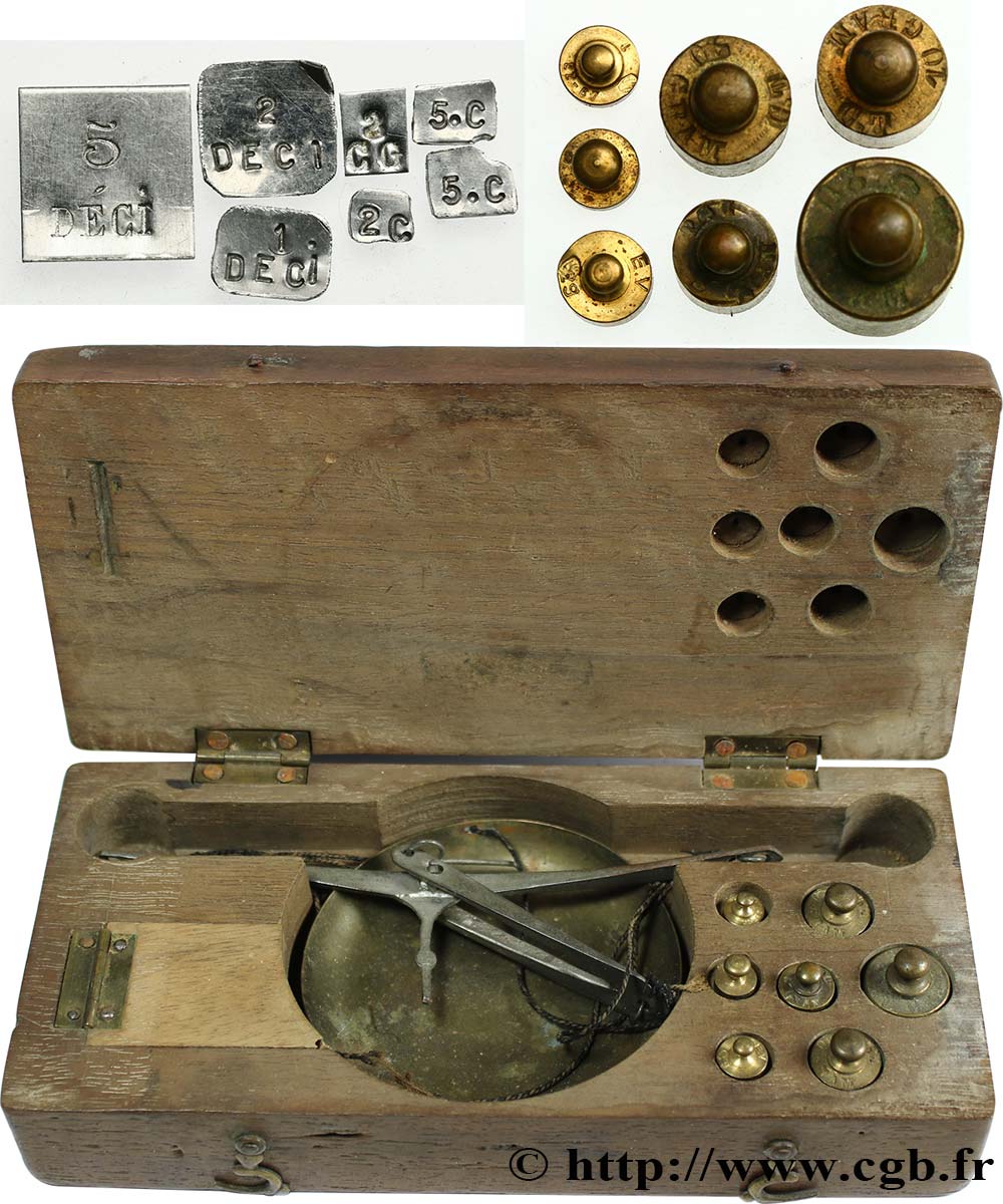 BALANZA Boîte avec trébuchet et 7 poids et 7 lamelles début  XIXe siècle  MBC