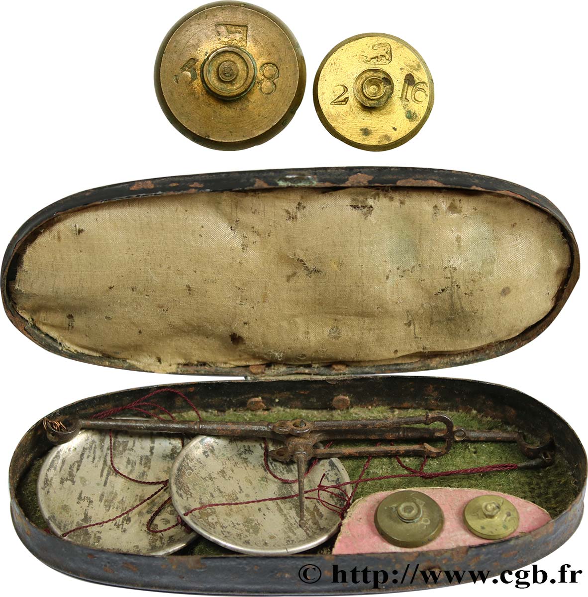 BALANCE Boîte avec trébuchet et 2 poids c. XIXe siècle  TTB