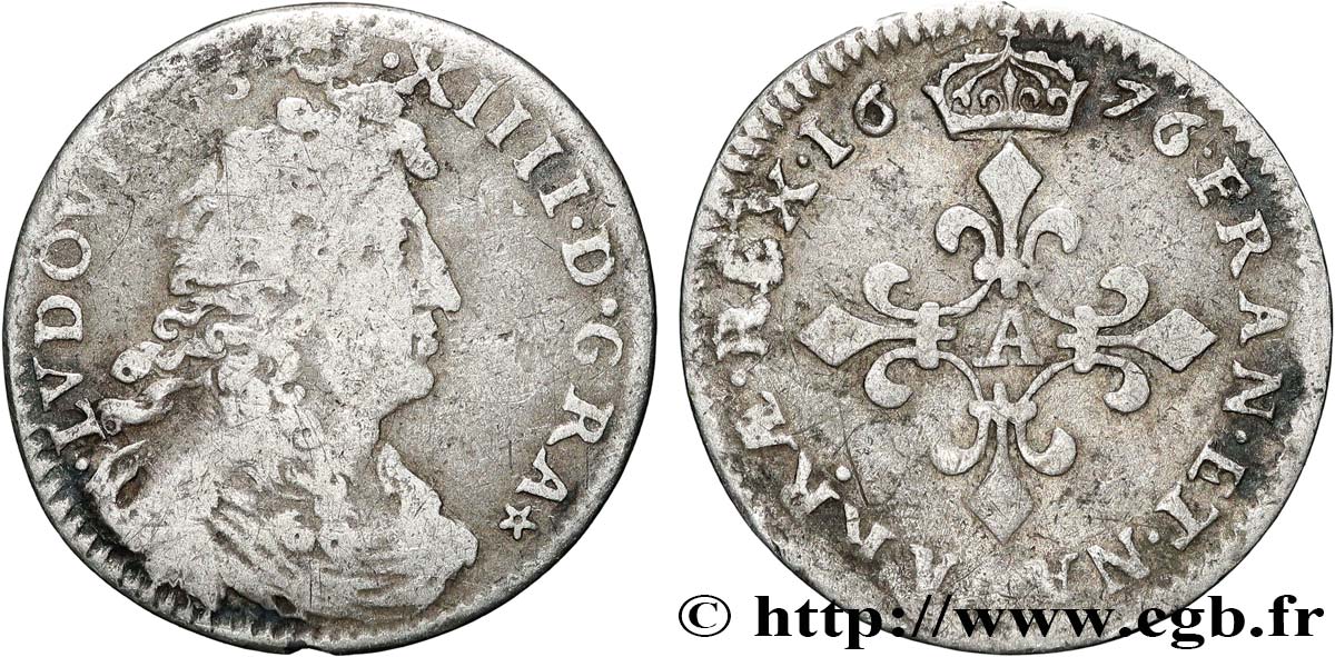 LOUIS XIV LE GRAND OU LE ROI SOLEIL Quatre sols à la croix formée de lis 1676 Paris TB+