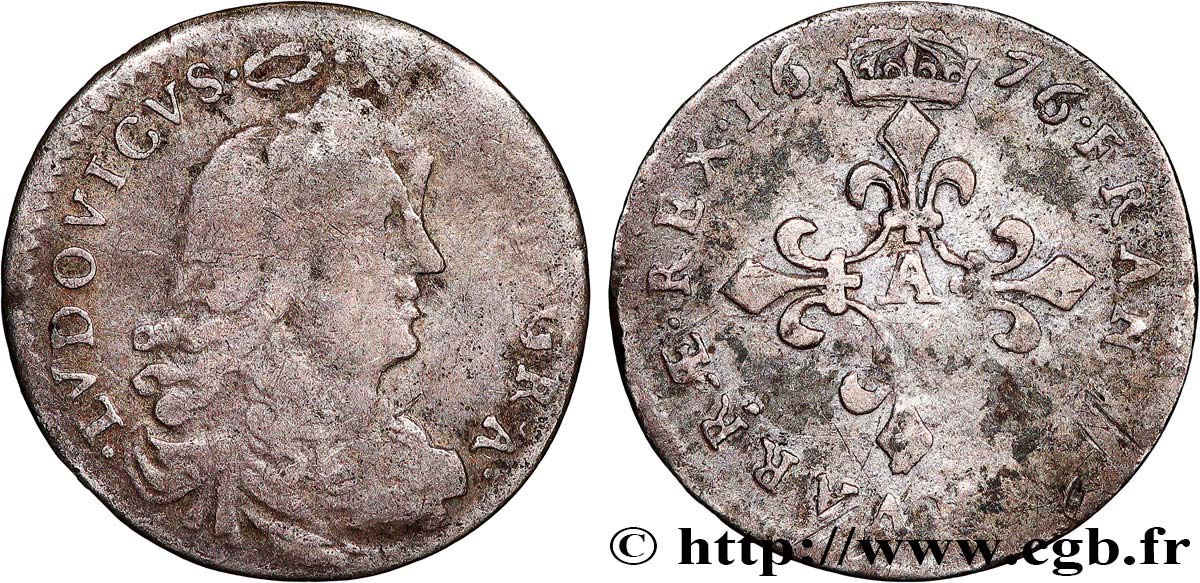 LOUIS XIV LE GRAND OU LE ROI SOLEIL Quatre sols à la croix formée de lis 1676 Paris TB+