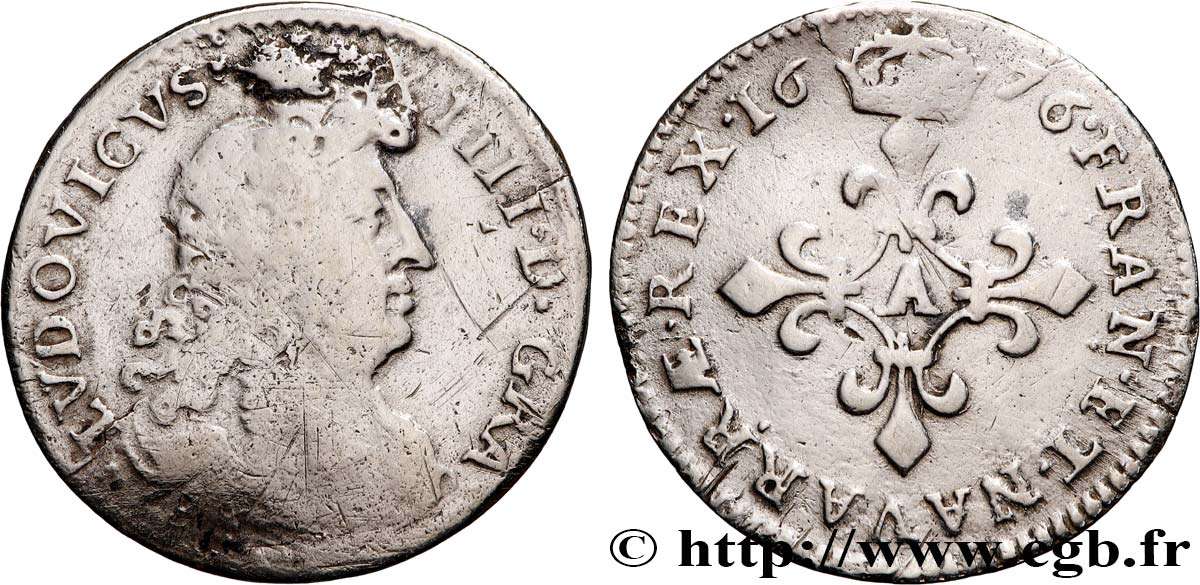 LOUIS XIV LE GRAND OU LE ROI SOLEIL Quatre sols à la croix formée de lis 1676 Paris TB+