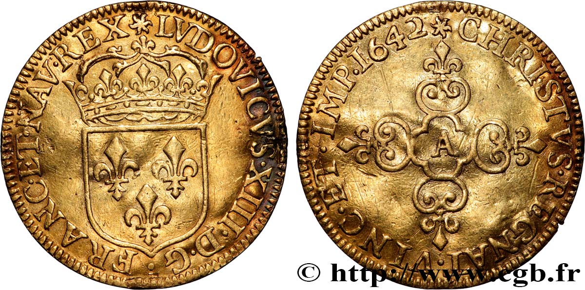 LOUIS XIII  Écu d or au soleil, à la croix anillée fleurdelisée 1642 Paris, Monnaie du Louvre BC+/MBC